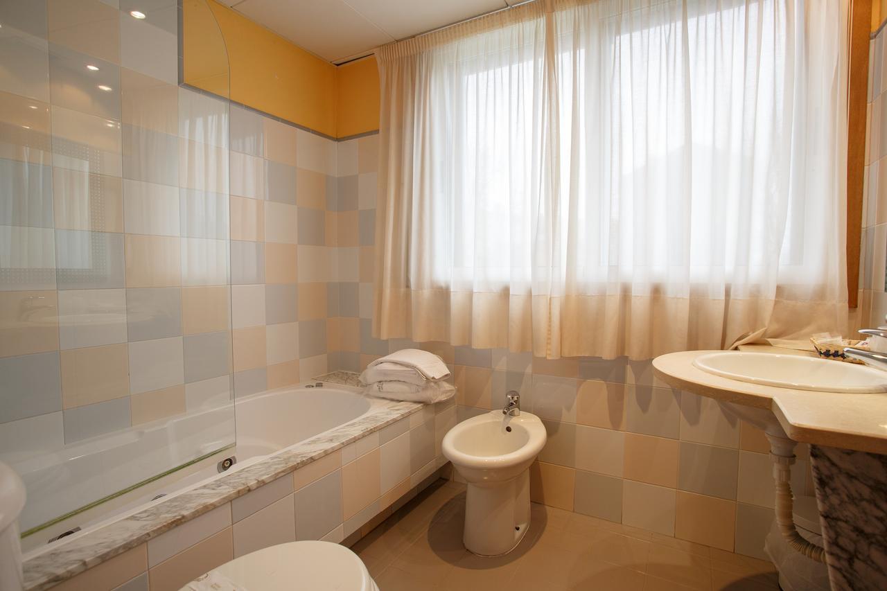 Hotel Restaurante Pontinas Lalín 외부 사진